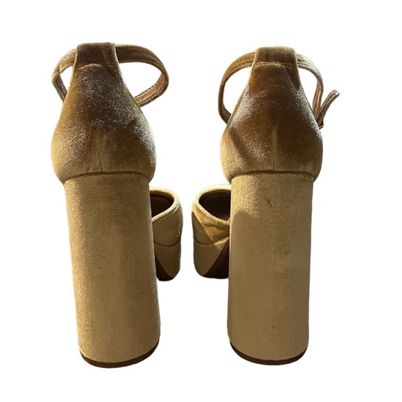 GB Gianni Binni Runway Velvet Ankle Strap Platform Pumps - Picture 4 of 8